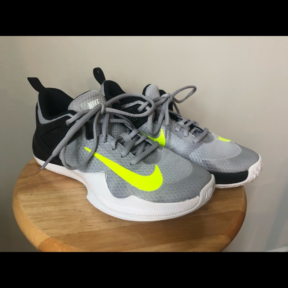 NIKE Women’s Athletic Shoe